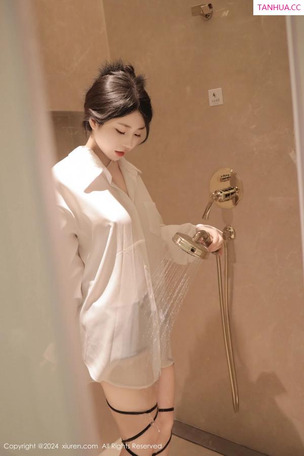   [XiuRen]高清写真图 2024.04.16 No.8400 陈小花 美胸性感第21张图片